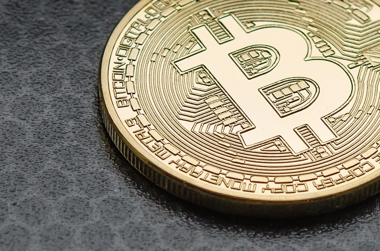 以太坊巨鲸投降！6.5万枚ETH做多仓位昨晚已近全数止损